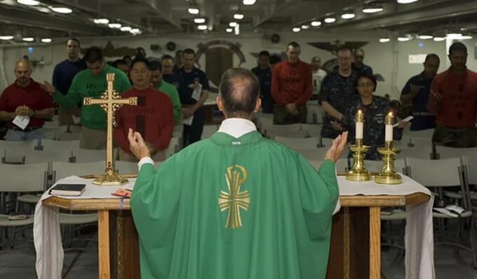 Carême Jour 42 – Prie pour les prêtres