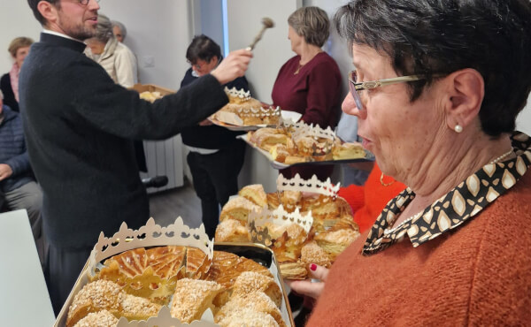 Partage de galette avec les bénévoles de la Paroisse