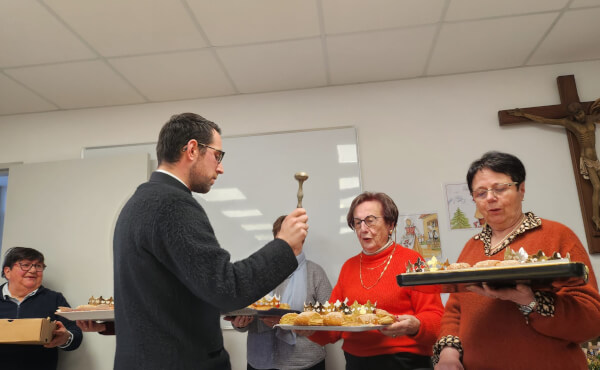 Partage de galette avec les bénévoles de la Paroisse